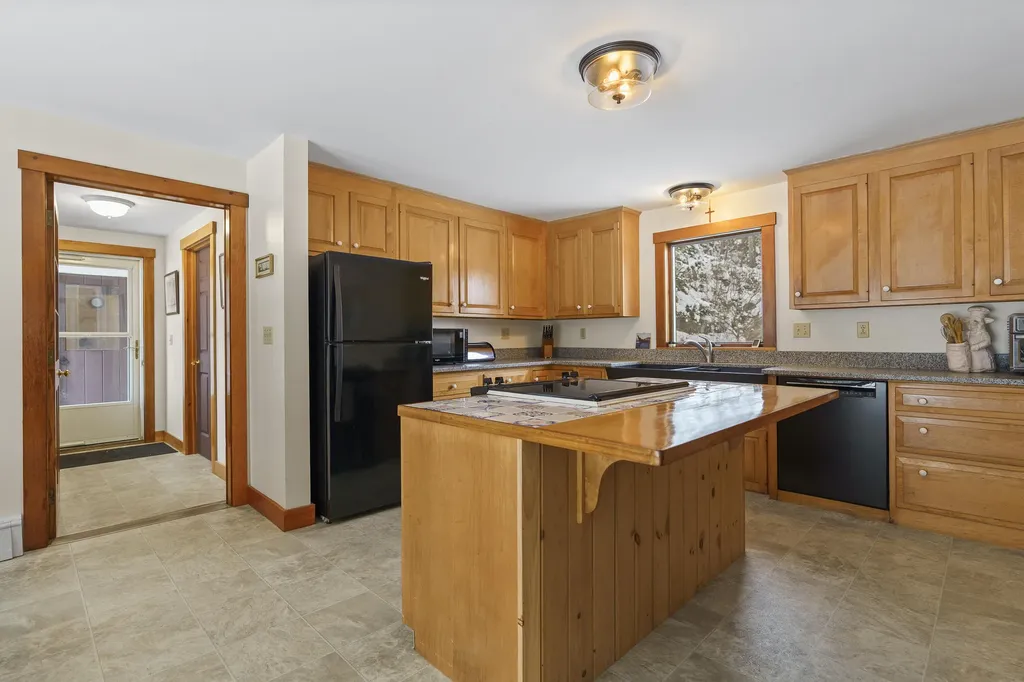 58 Hendricks Hill Road Southport ME 04576