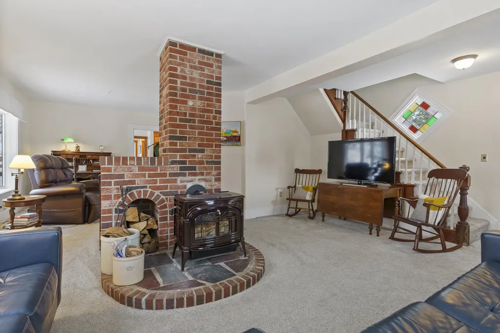 58 Hendricks Hill Road Southport ME 04576