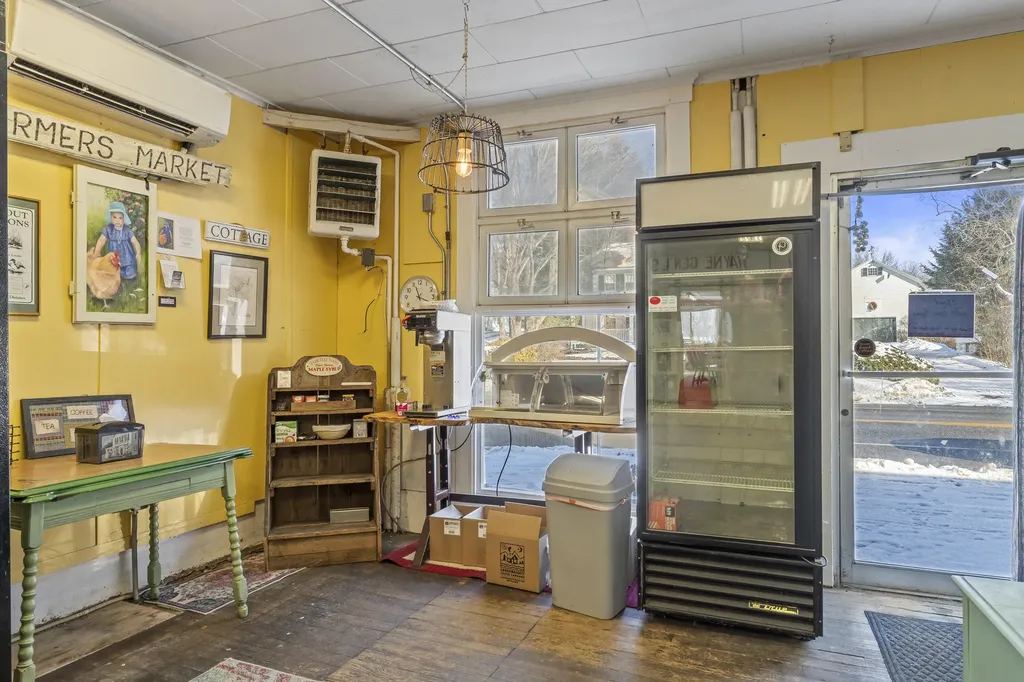 506 Main Street Wayne ME 04284