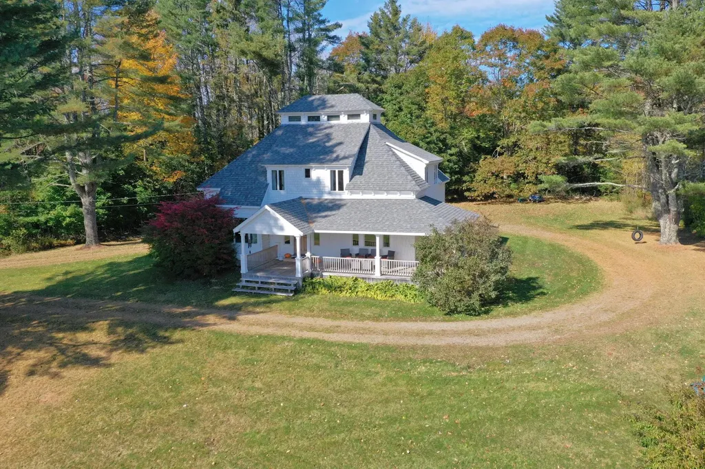 26 Old Searsport Avenue Belfast ME 04915