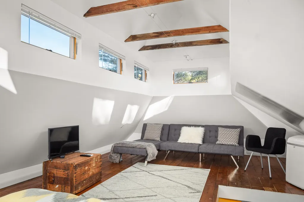 26 Old Searsport Avenue Belfast ME 04915