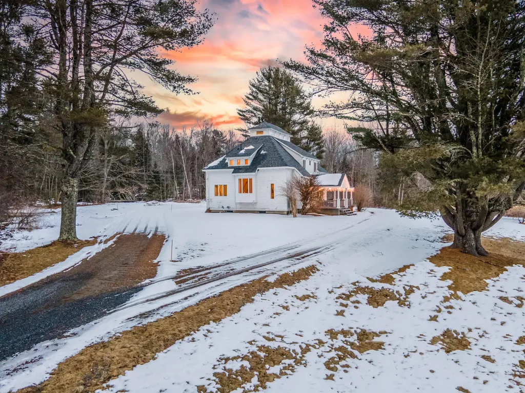 26 Old Searsport Avenue Belfast ME 04915