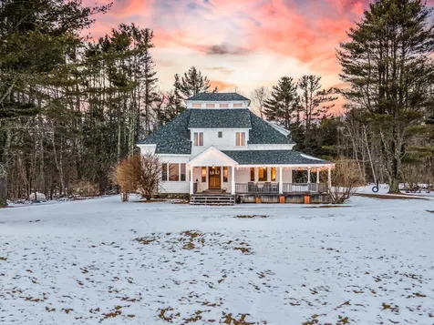 26 Old Searsport Avenue Belfast ME 04915