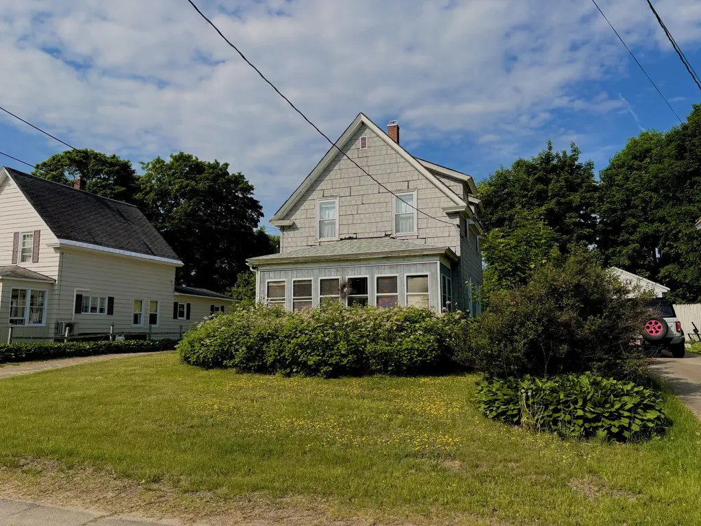 34 Lincoln Street Millinocket ME 04462