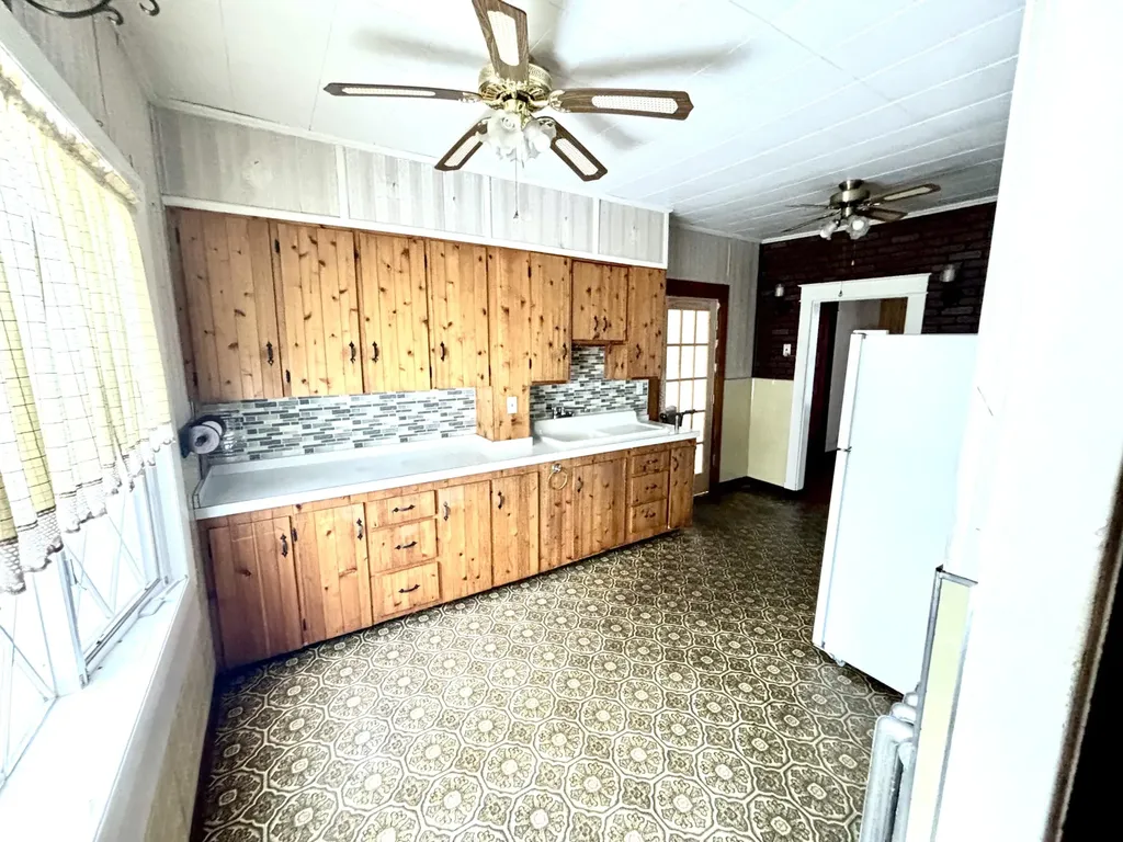 34 Lincoln Street Millinocket ME 04462