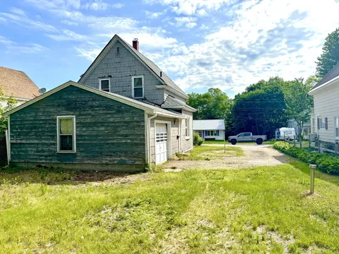 34 Lincoln Street Millinocket ME 04462