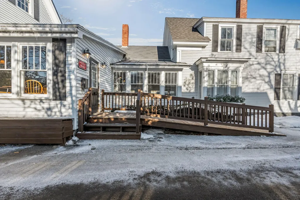 182 Madison Avenue Skowhegan ME 04976