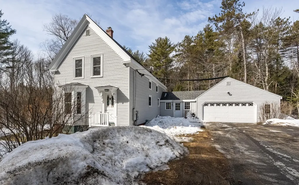 768 Lawrence Road Pownal ME 04069