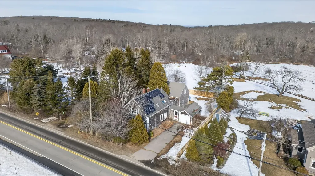 52 Two Lights Road Cape Elizabeth ME 04107