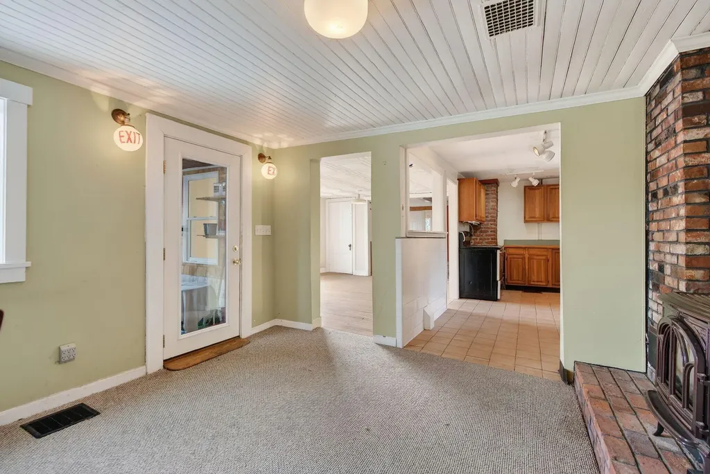 52 Two Lights Road Cape Elizabeth ME 04107