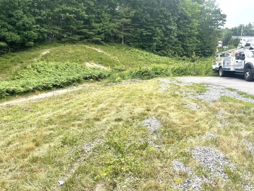 989 Roosevelt Trail Windham ME 04062