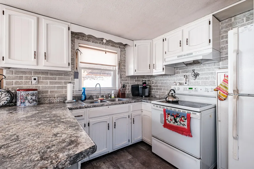 623 Ossipee Hill Road Waterboro ME 04087