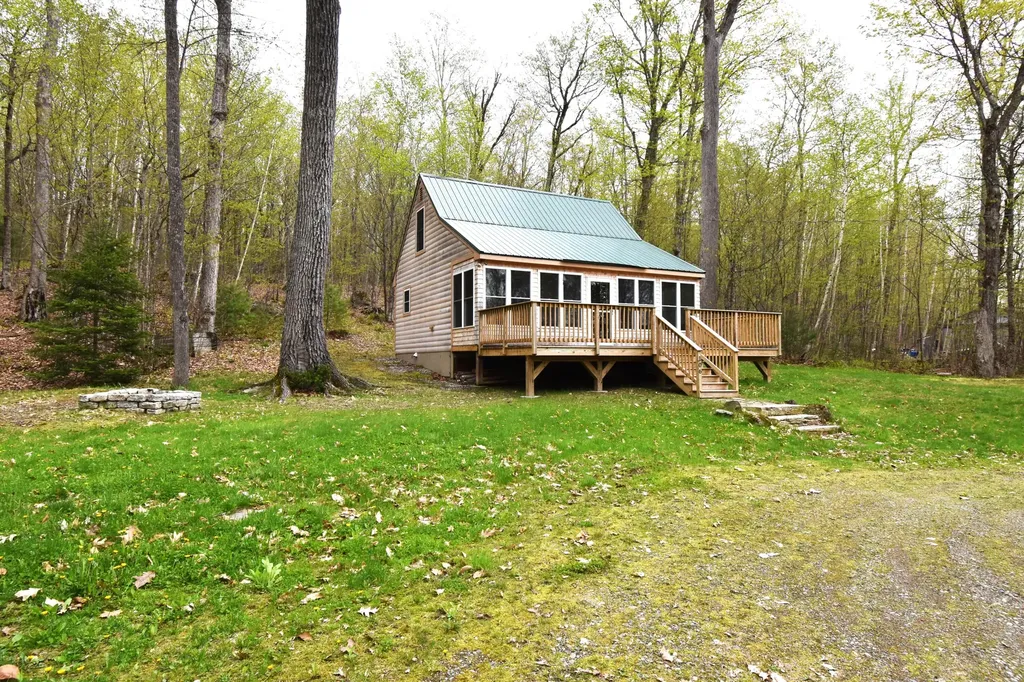 106 Shady Lane Newport ME 04953