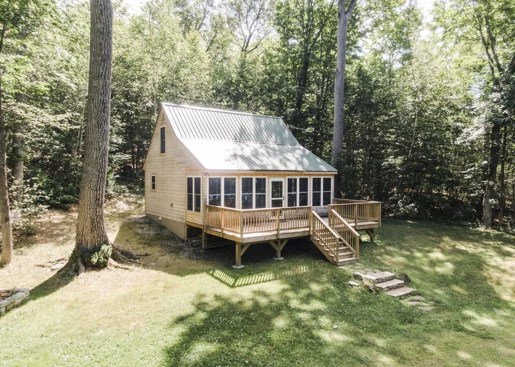 106 Shady Lane Newport ME 04953