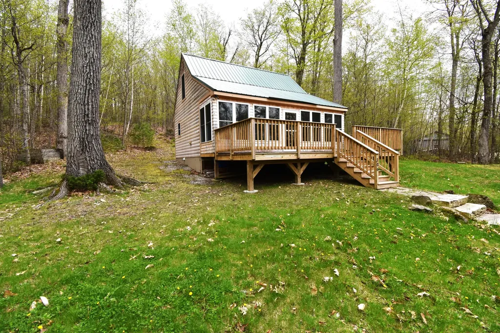 106 Shady Lane Newport ME 04953