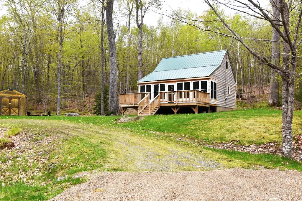 106 Shady Lane Newport ME 04953