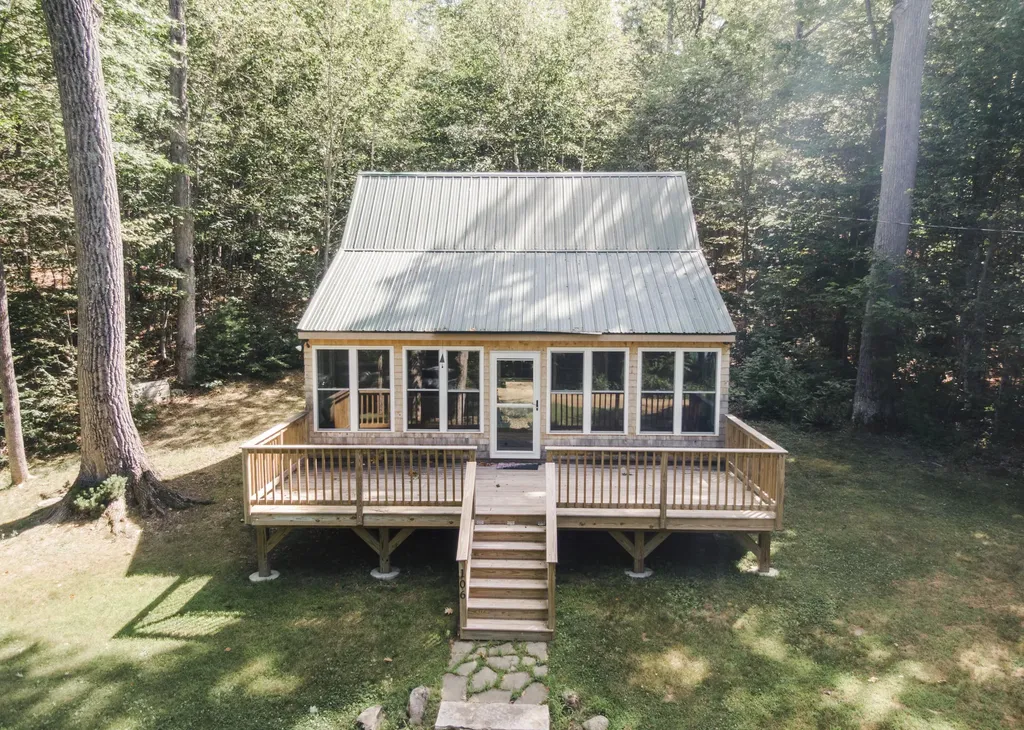 106 Shady Lane Newport ME 04953