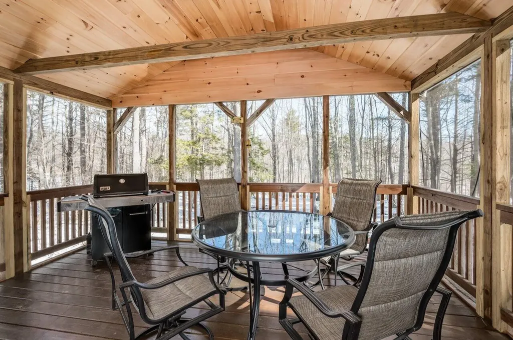 5 Mckenna Lane York ME 03909