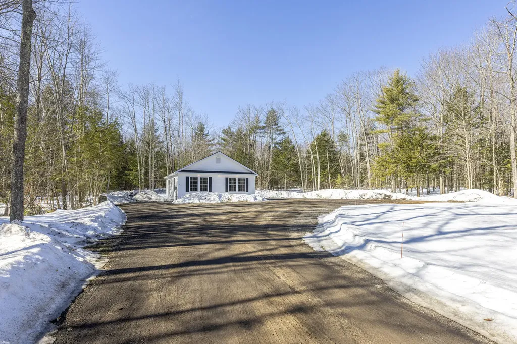 71 Chicopee Road Standish ME 04084