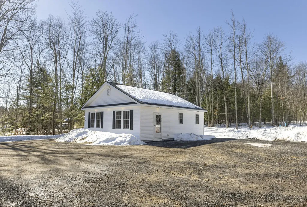 71 Chicopee Road Standish ME 04084