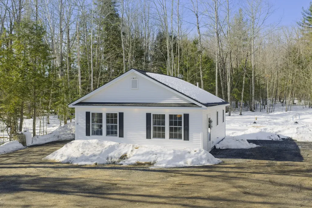 71 Chicopee Road Standish ME 04084