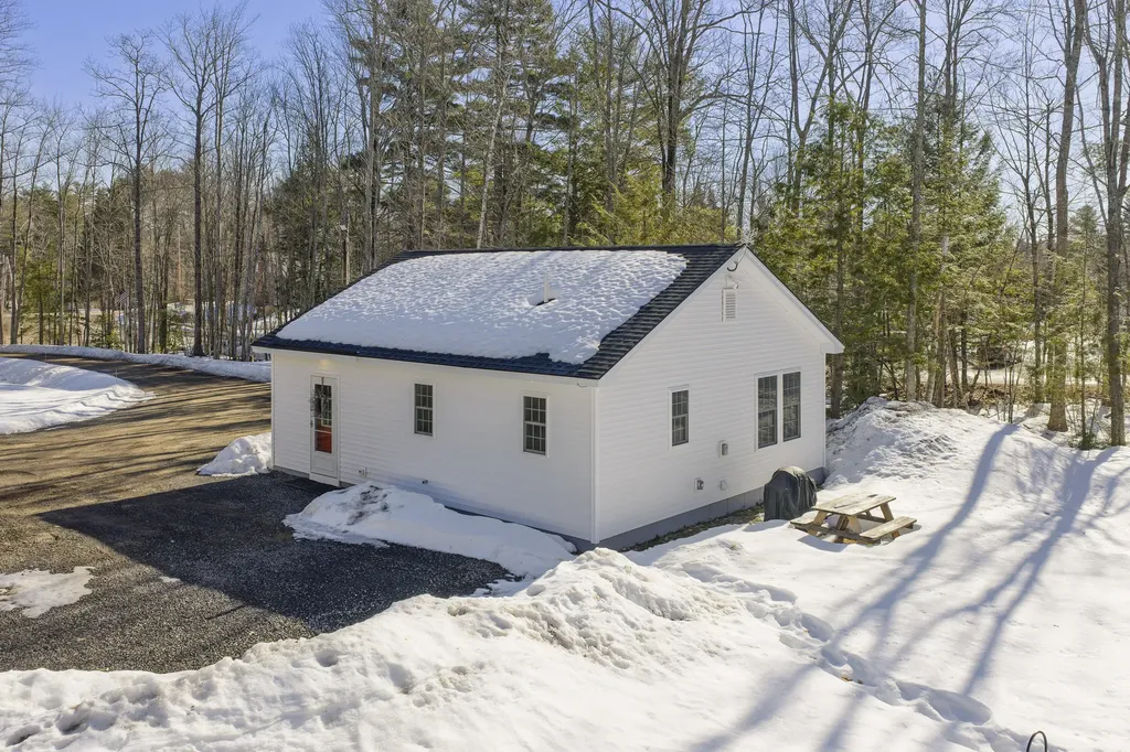 71 Chicopee Road Standish ME 04084