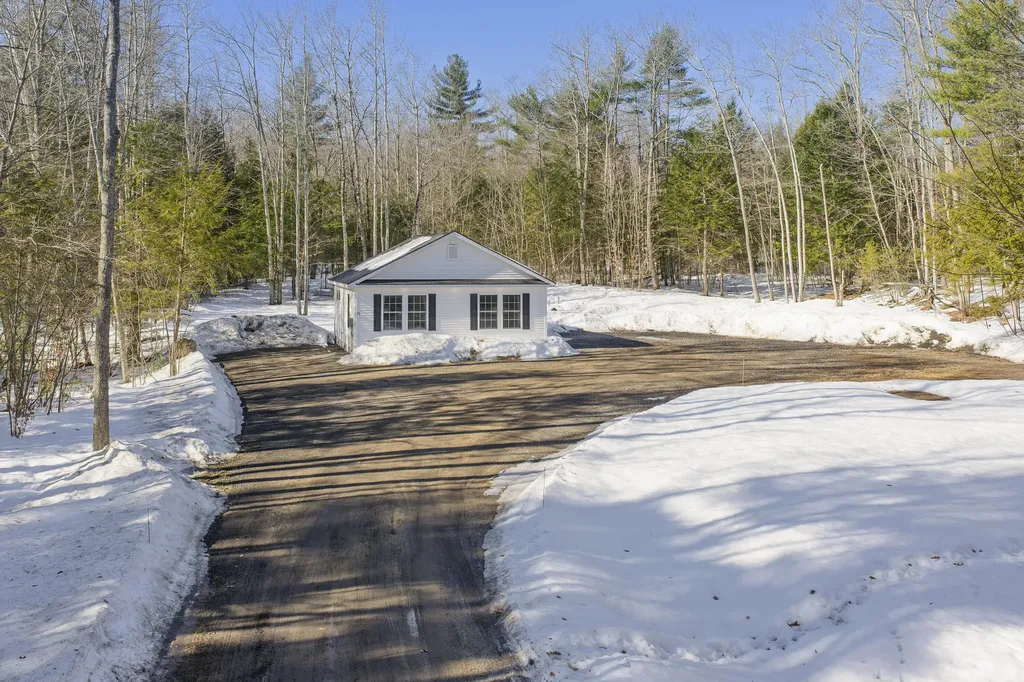 71 Chicopee Road Standish ME 04084