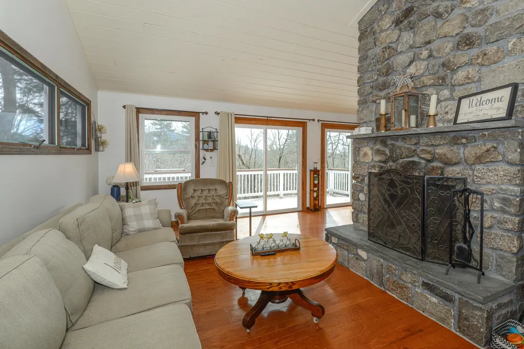 7 Top Hill Road Bridgton ME 04009