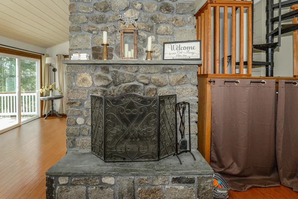 7 Top Hill Road Bridgton ME 04009
