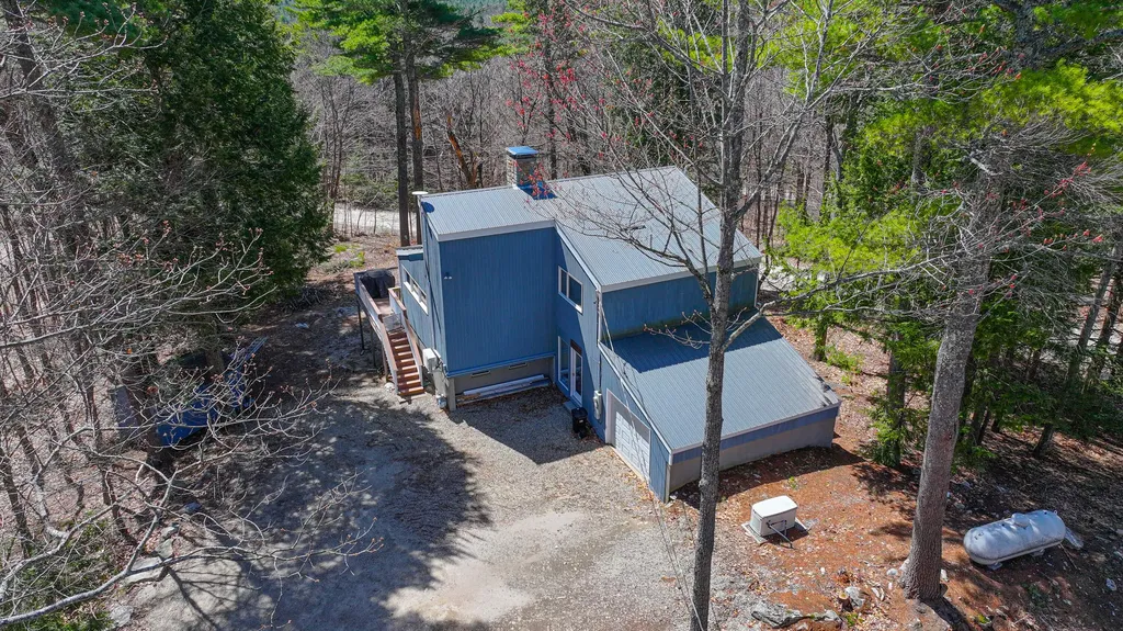 7 Top Hill Road Bridgton ME 04009
