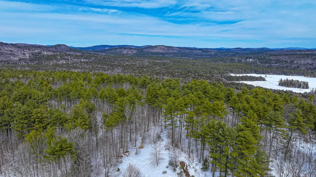 7 Top Hill Road Bridgton ME 04009
