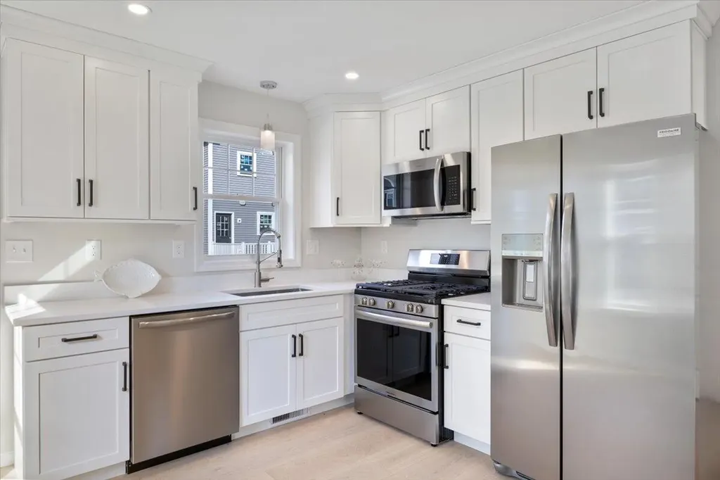 25 Regency Circle Kittery ME 03904