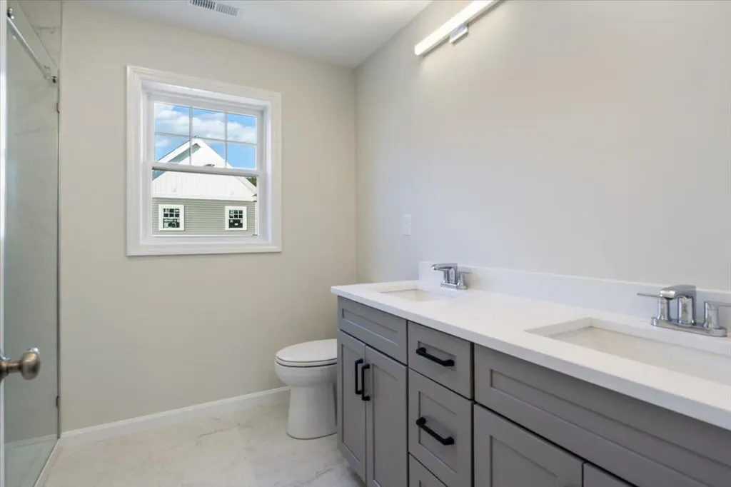 25 Regency Circle Kittery ME 03904