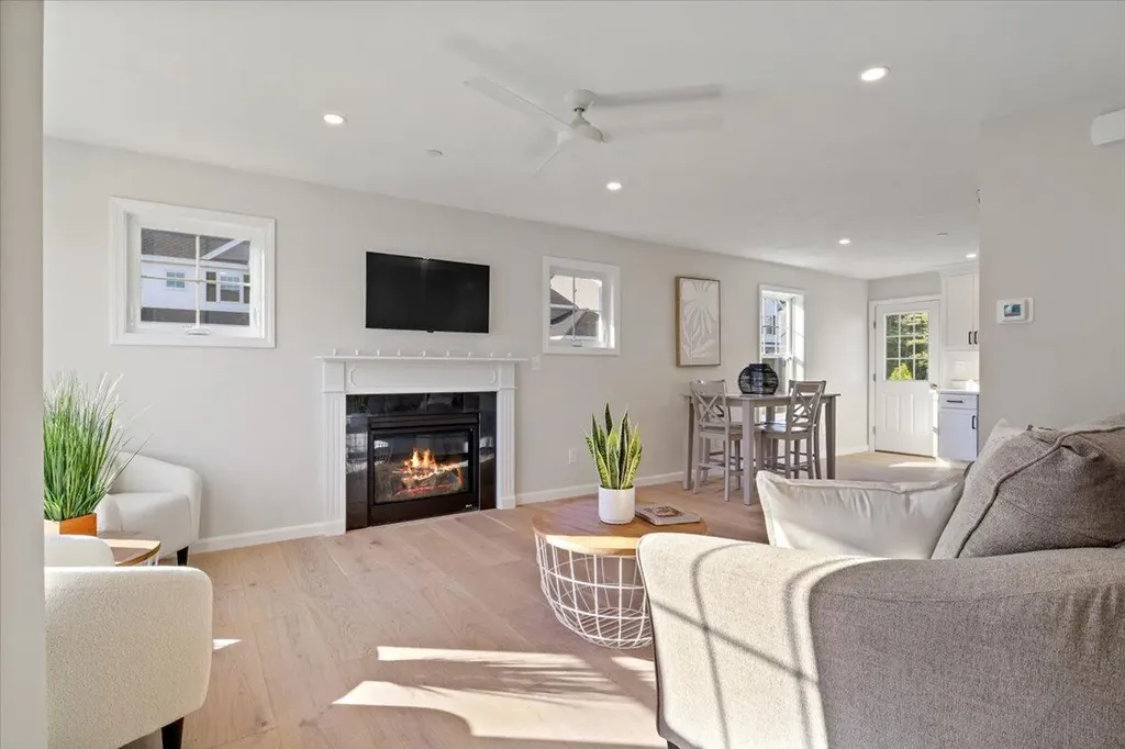 25 Regency Circle Kittery ME 03904