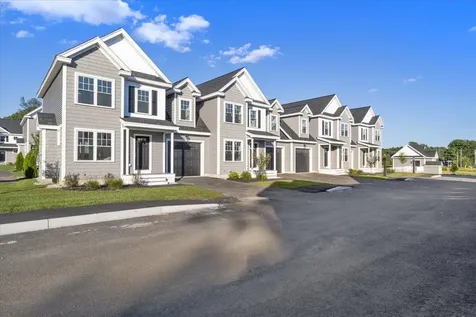 25 Regency Circle Kittery ME 03904