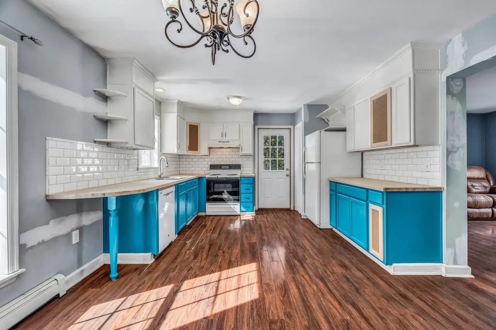 40 Harwood Road Farmingdale ME 04344