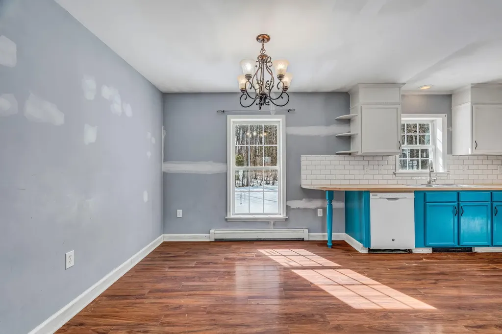 40 Harwood Road Farmingdale ME 04344