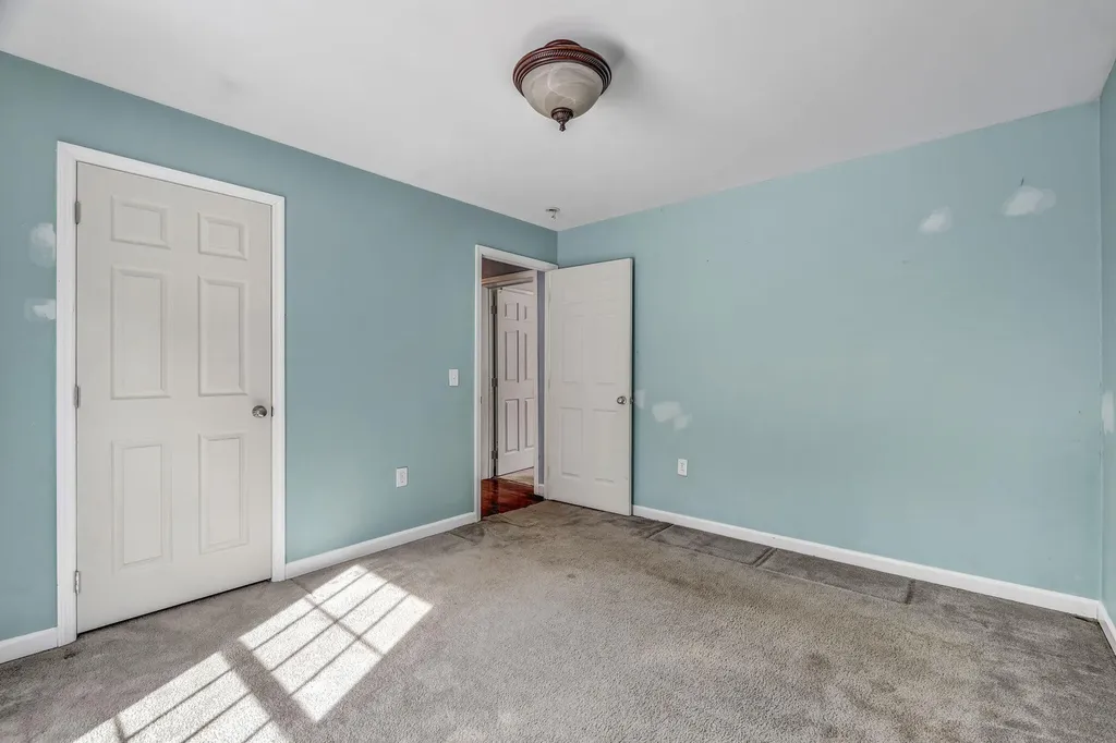 40 Harwood Road Farmingdale ME 04344