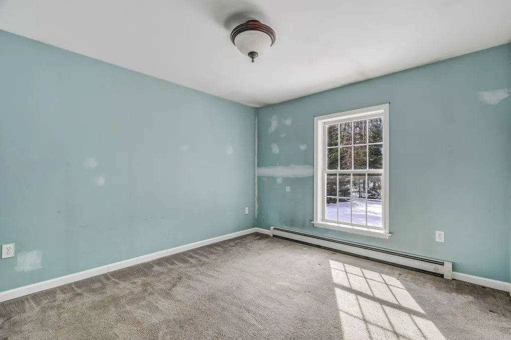 40 Harwood Road Farmingdale ME 04344