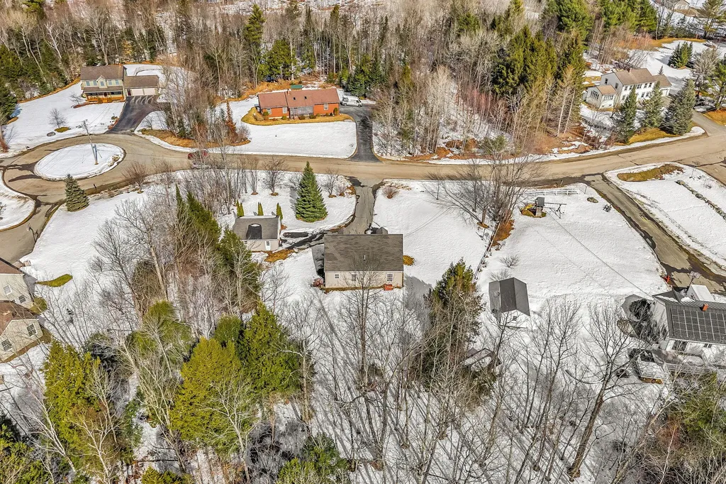 40 Harwood Road Farmingdale ME 04344