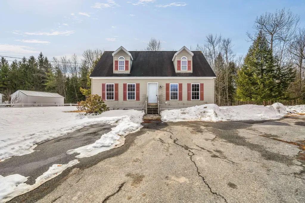 40 Harwood Road Farmingdale ME 04344