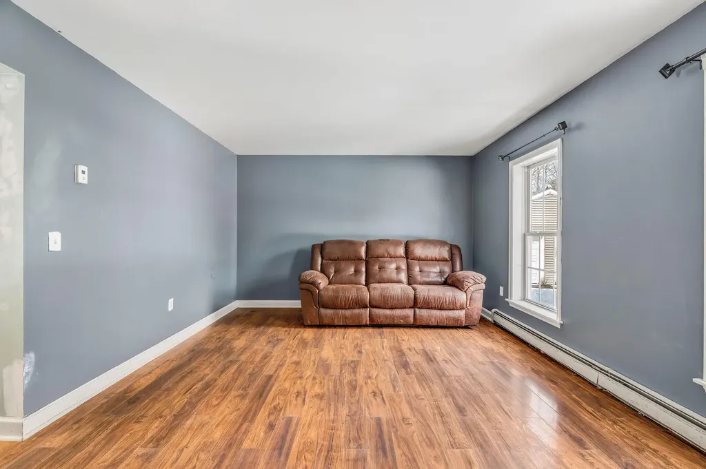 40 Harwood Road Farmingdale ME 04344