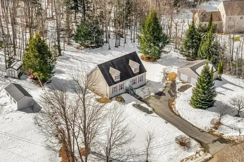 40 Harwood Road Farmingdale ME 04344
