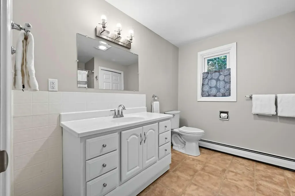 33 Reed Road Boothbay Harbor ME 04538