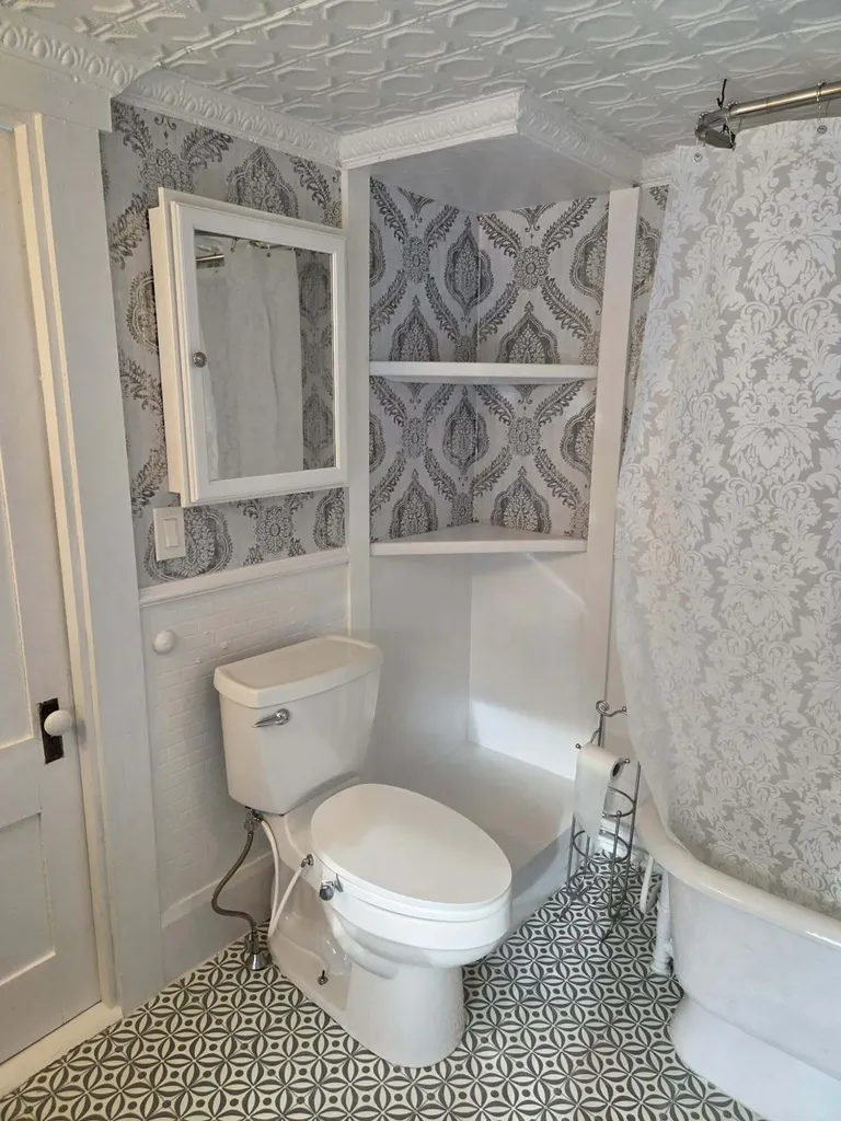 8 Edes Avenue Dover-foxcroft ME 04426