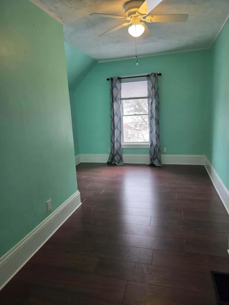 8 Edes Avenue Dover-foxcroft ME 04426