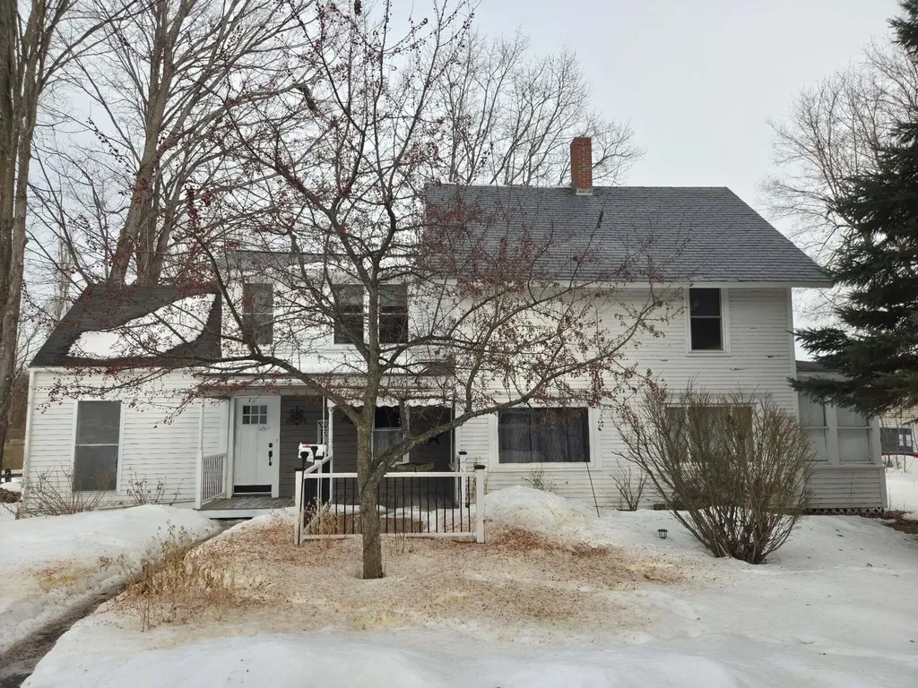 8 Edes Avenue Dover-foxcroft ME 04426