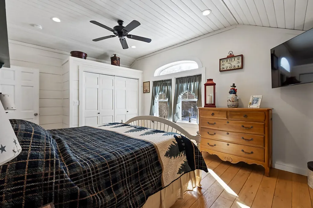 13 Cooper Road Chesterville ME 04938