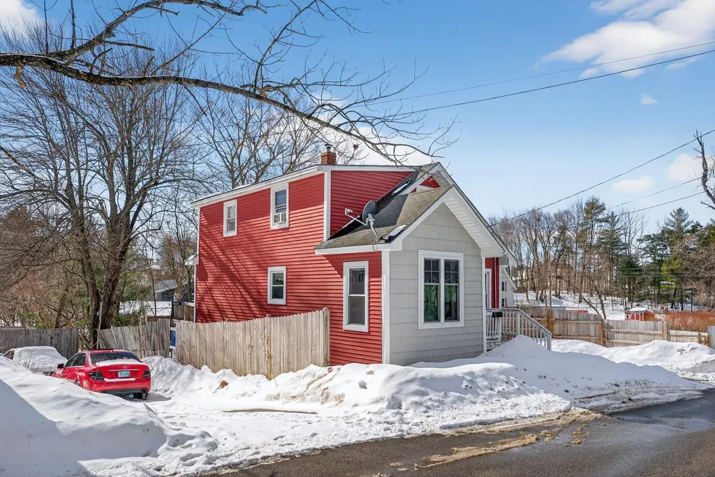 3 Fairlawn Avenue Lewiston ME 04240