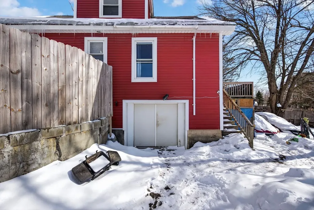3 Fairlawn Avenue Lewiston ME 04240